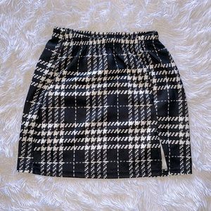 Black & White Skirt 🔳